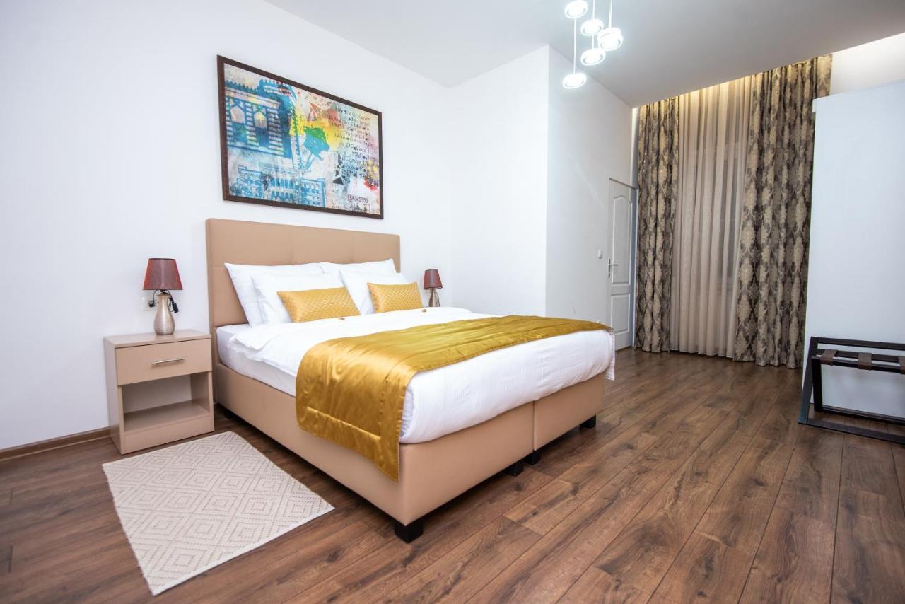 Megapolis Main Street Suites Sarajevo Extérieur photo